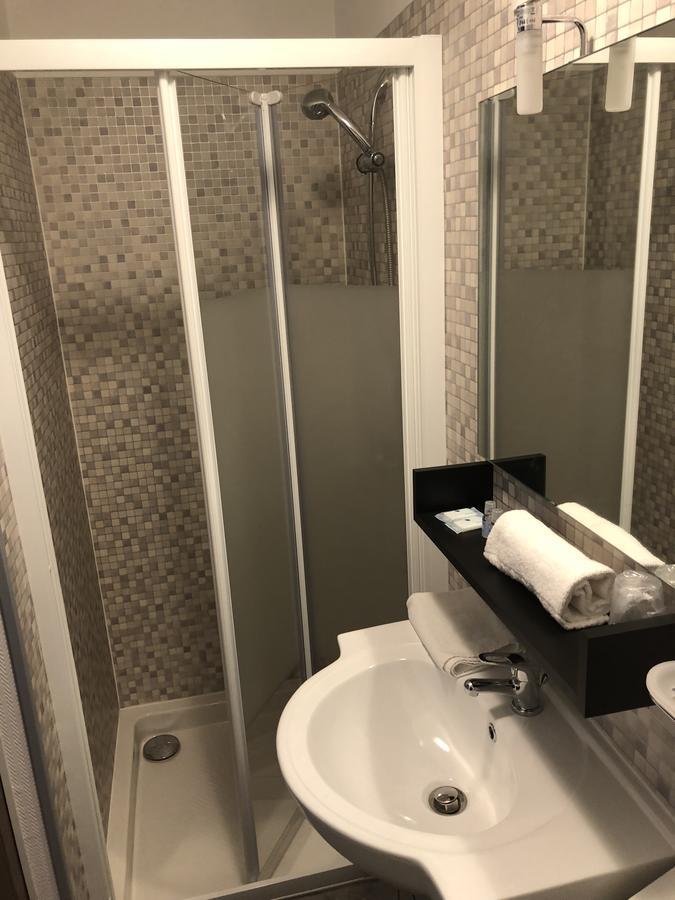 Hotel Nice Flore Віші Екстер'єр фото
