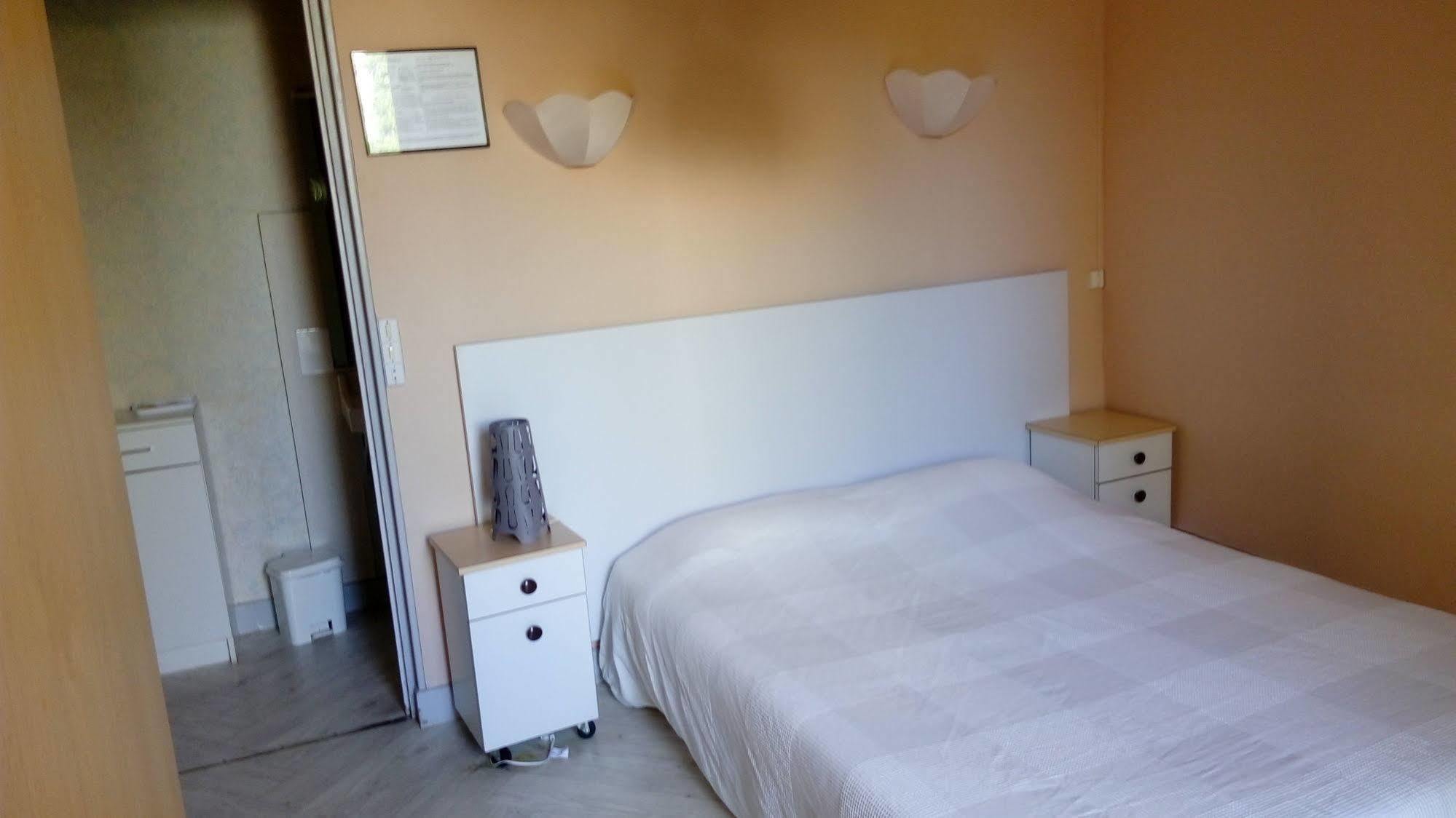 Hotel Nice Flore Віші Екстер'єр фото